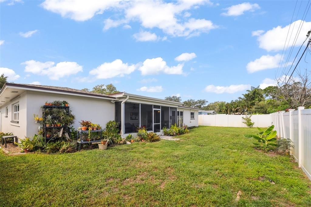 En Venta: $649,000 (3 camas, 2 baños, 2321 Pies cuadrados)