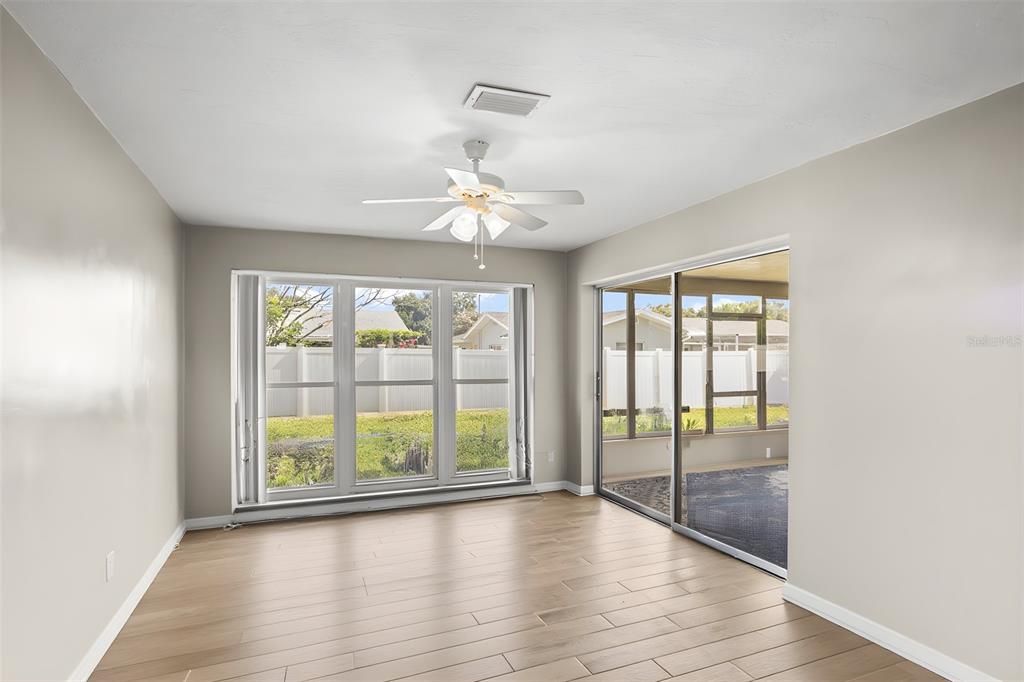 En Venta: $649,000 (3 camas, 2 baños, 2321 Pies cuadrados)