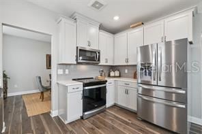 For Rent: $2,800 (2 beds, 2 baths, 1549 Square Feet)