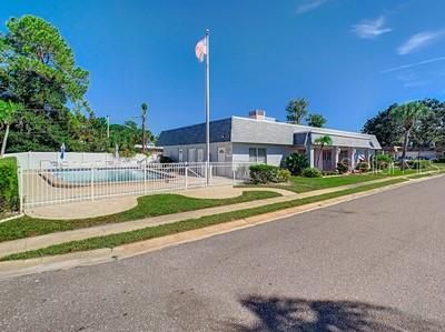 For Sale: $169,900 (2 beds, 1 baths, 1028 Square Feet)