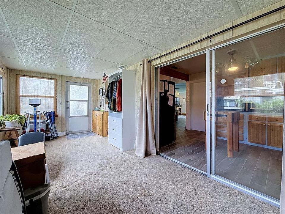 For Sale: $169,900 (2 beds, 1 baths, 1028 Square Feet)