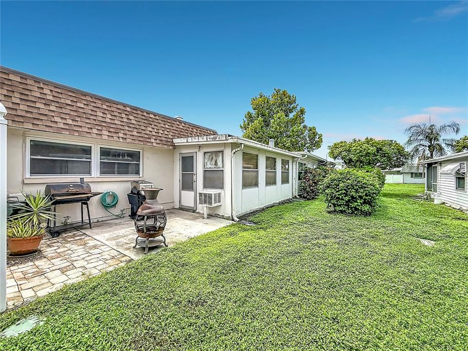 For Sale: $169,900 (2 beds, 1 baths, 1028 Square Feet)
