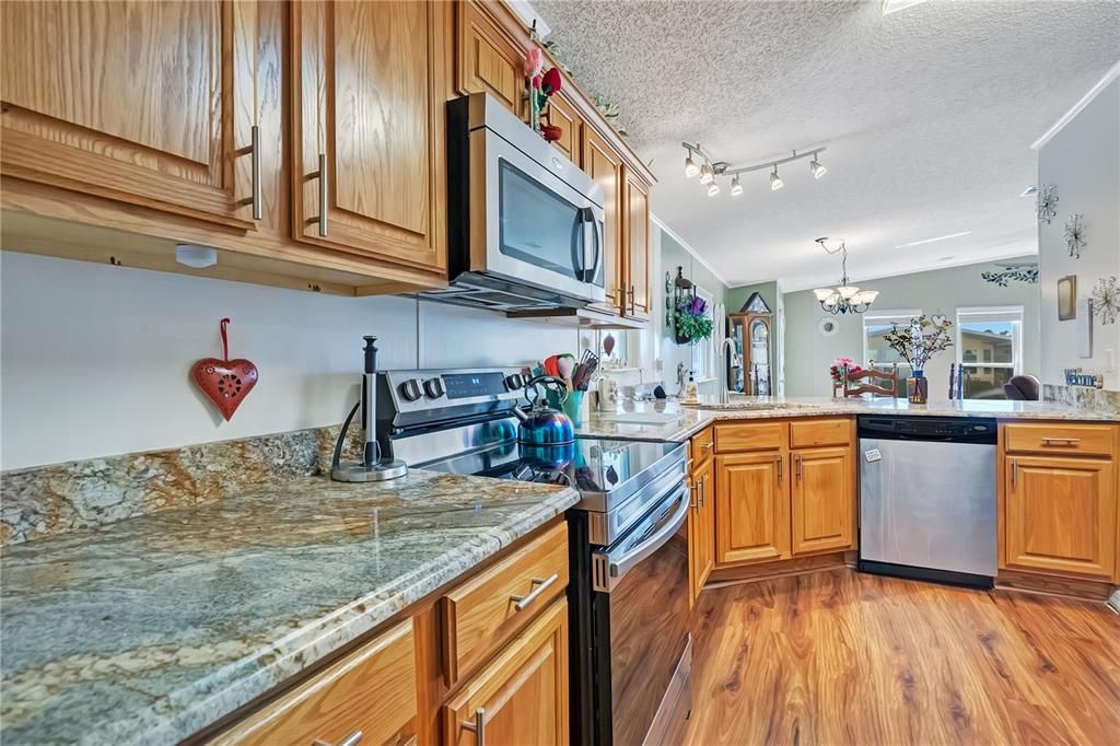 For Sale: $174,900 (2 beds, 2 baths, 1188 Square Feet)