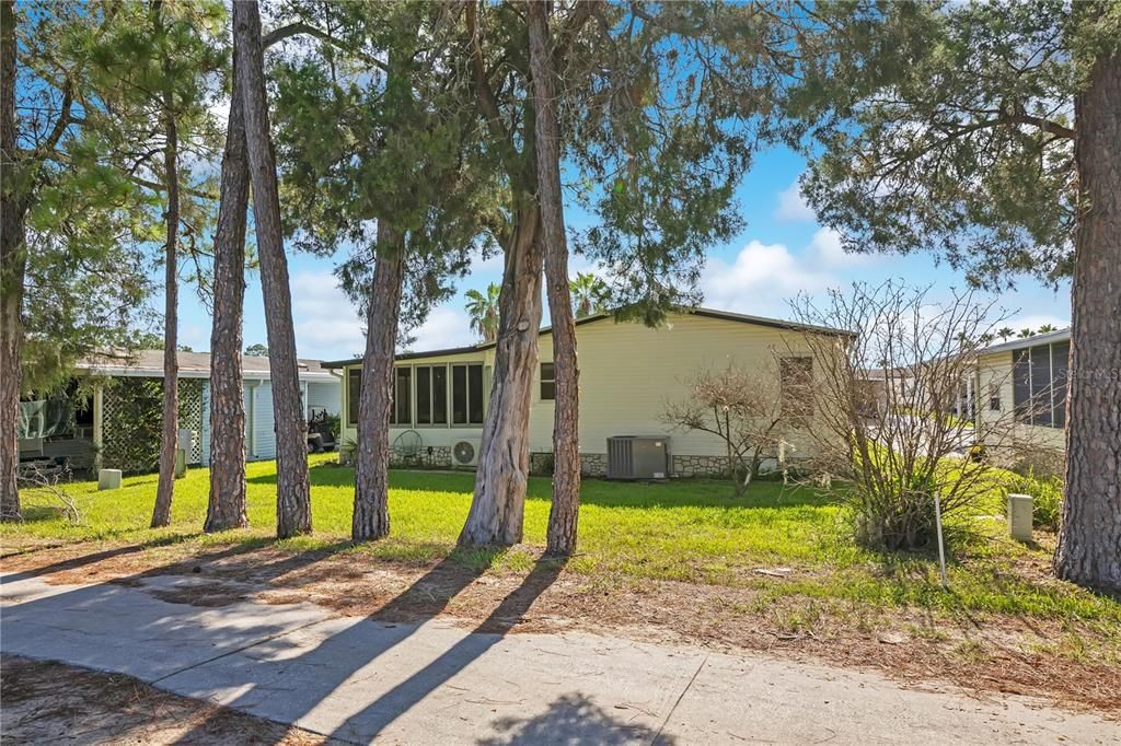 For Sale: $174,900 (2 beds, 2 baths, 1188 Square Feet)