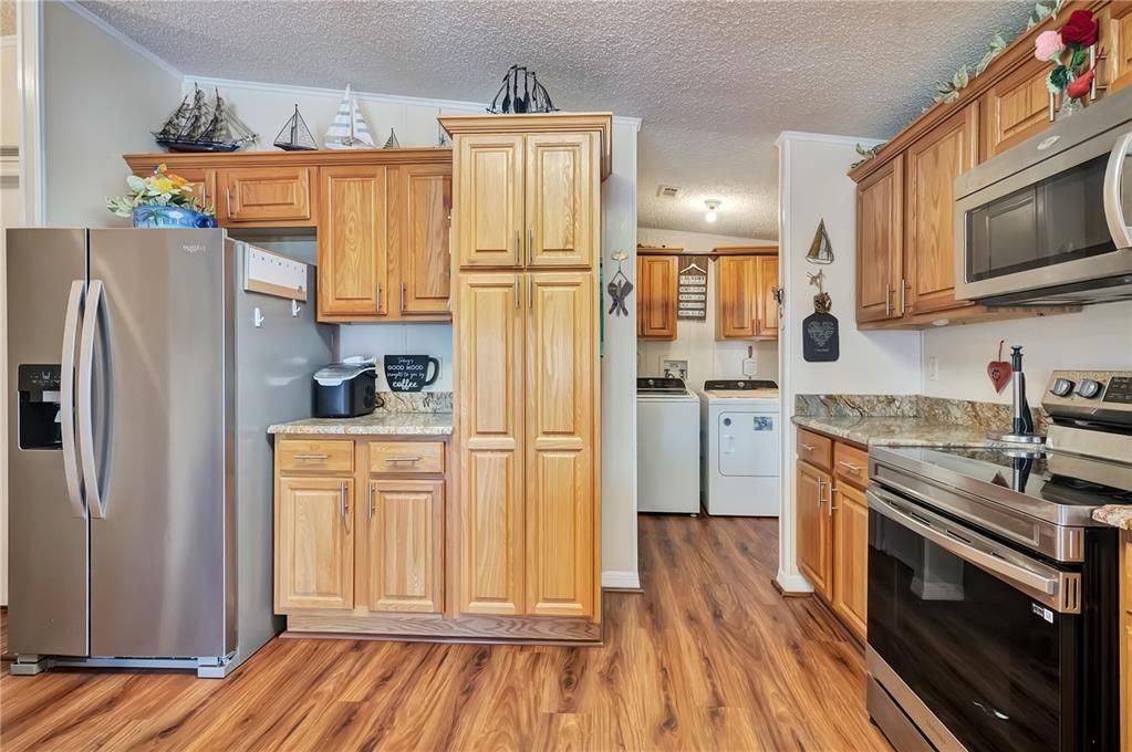 For Sale: $174,900 (2 beds, 2 baths, 1188 Square Feet)