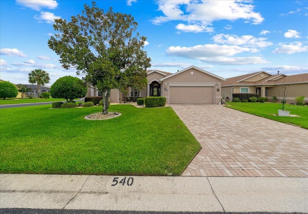 For Sale: $295,000 (3 beds, 2 baths, 2285 Square Feet)