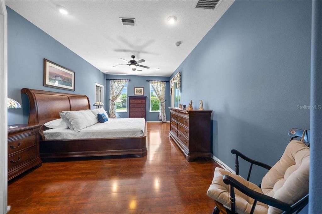 For Sale: $295,000 (3 beds, 2 baths, 2285 Square Feet)