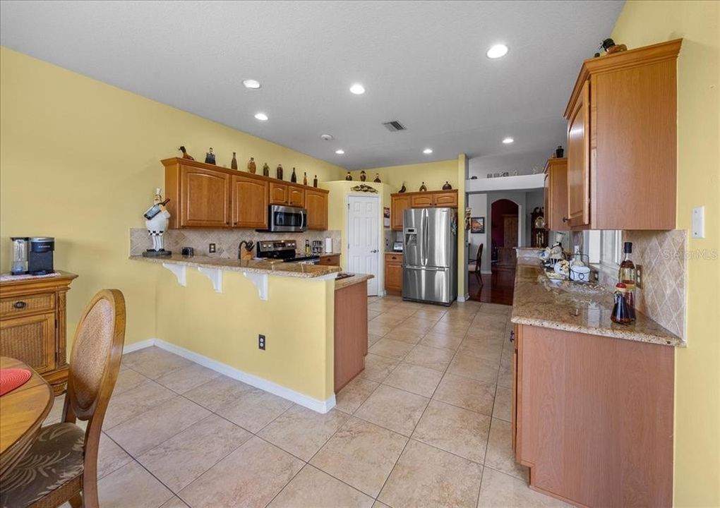 For Sale: $295,000 (3 beds, 2 baths, 2285 Square Feet)