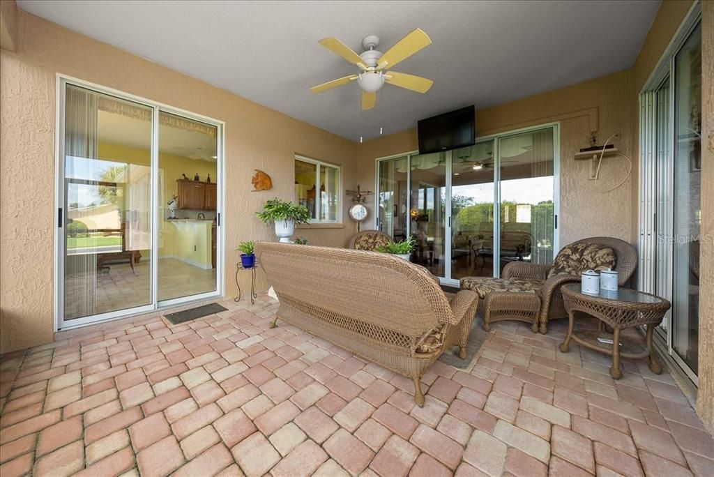 For Sale: $295,000 (3 beds, 2 baths, 2285 Square Feet)