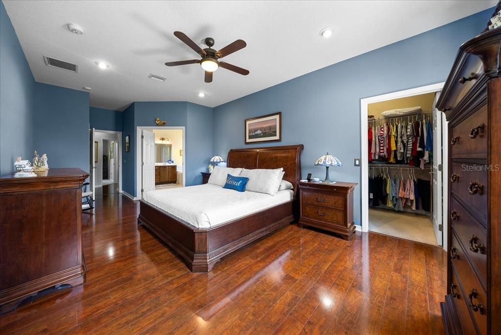 For Sale: $295,000 (3 beds, 2 baths, 2285 Square Feet)