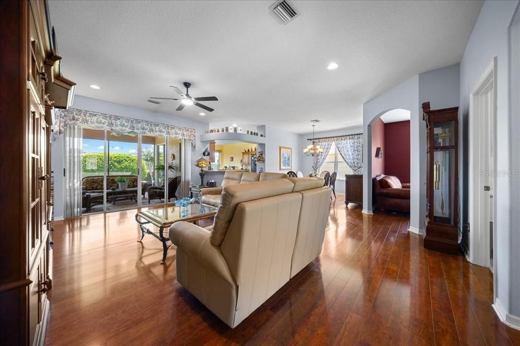 For Sale: $295,000 (3 beds, 2 baths, 2285 Square Feet)