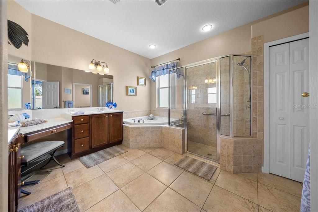 For Sale: $295,000 (3 beds, 2 baths, 2285 Square Feet)