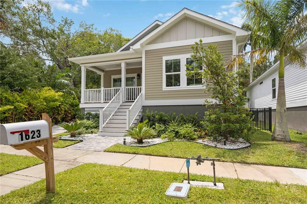 For Rent: $3,500 (3 beds, 2 baths, 1650 Square Feet)