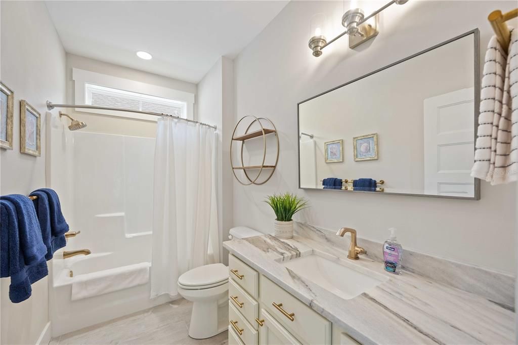 For Rent: $3,500 (3 beds, 2 baths, 1650 Square Feet)