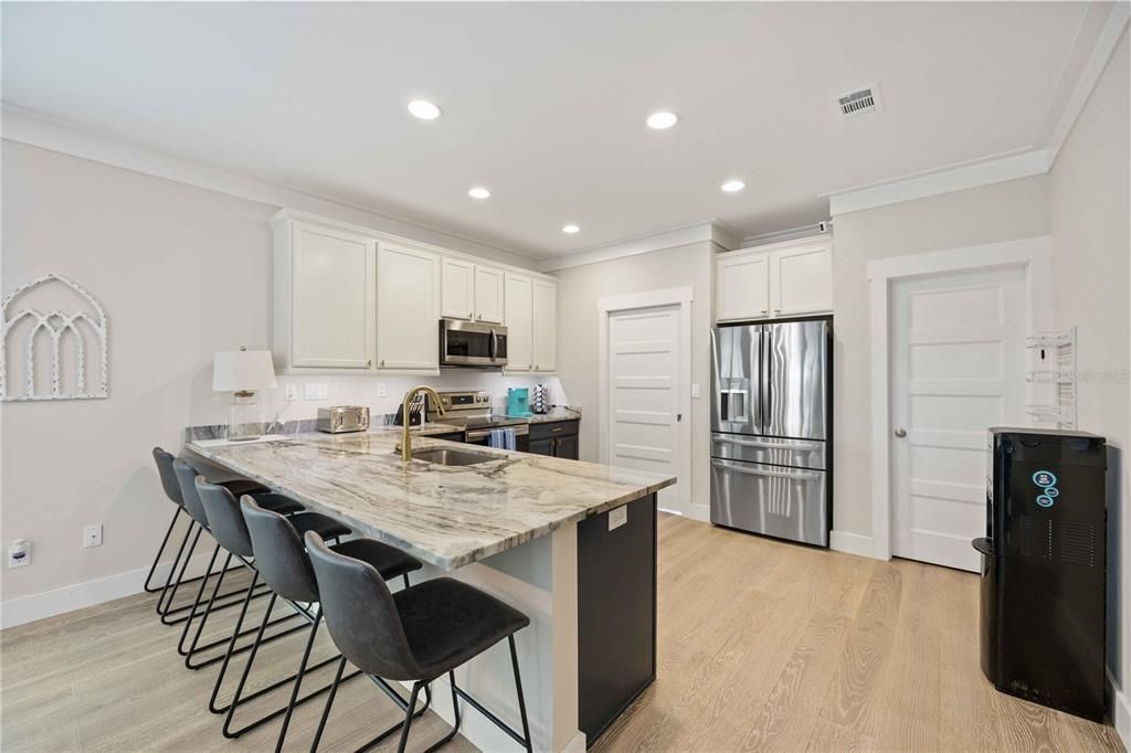 For Rent: $3,500 (3 beds, 2 baths, 1650 Square Feet)
