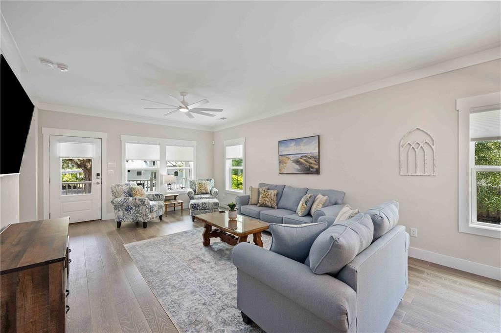 For Rent: $3,500 (3 beds, 2 baths, 1650 Square Feet)