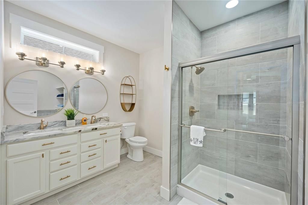 For Rent: $3,500 (3 beds, 2 baths, 1650 Square Feet)