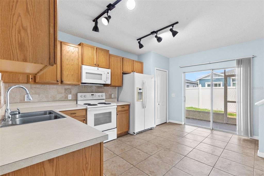 For Rent: $1,950 (2 beds, 2 baths, 1240 Square Feet)