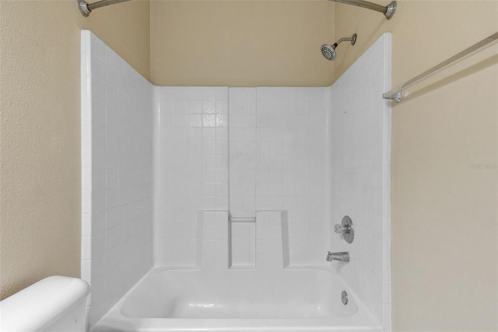 For Rent: $1,950 (2 beds, 2 baths, 1240 Square Feet)