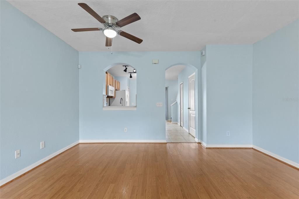 For Rent: $1,950 (2 beds, 2 baths, 1240 Square Feet)