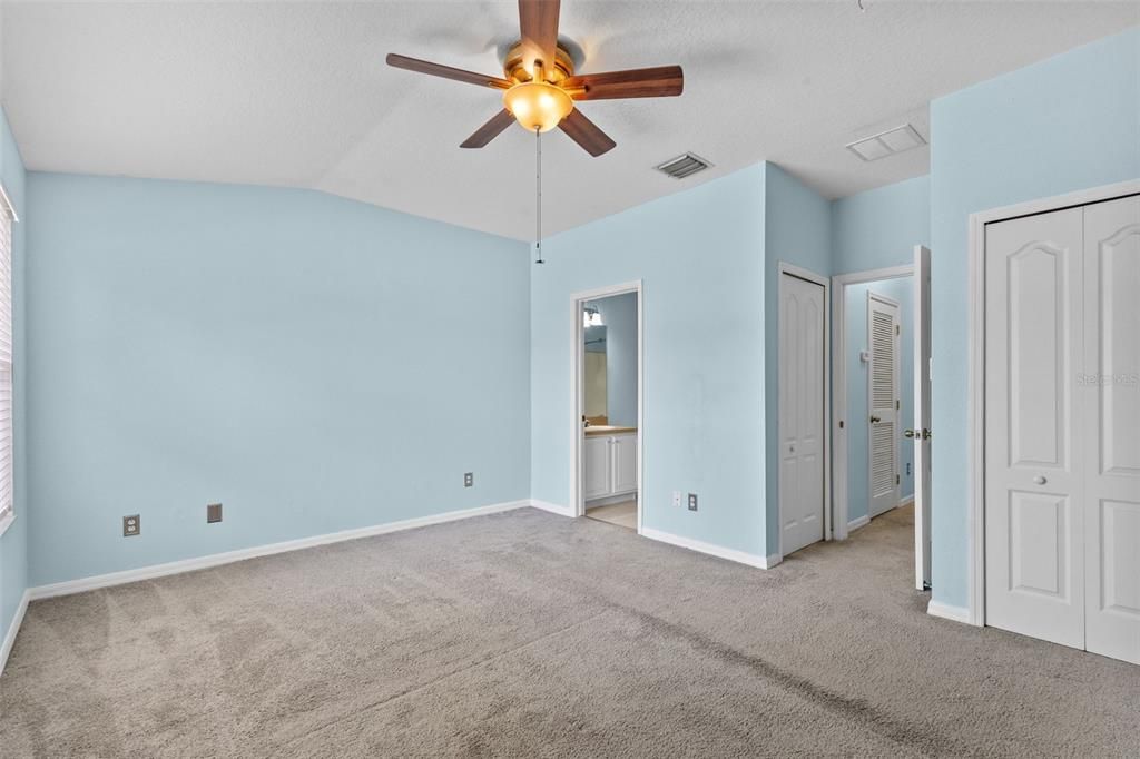 For Rent: $1,950 (2 beds, 2 baths, 1240 Square Feet)