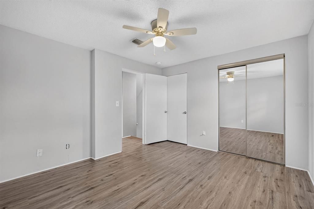 For Sale: $124,900 (2 beds, 1 baths, 960 Square Feet)