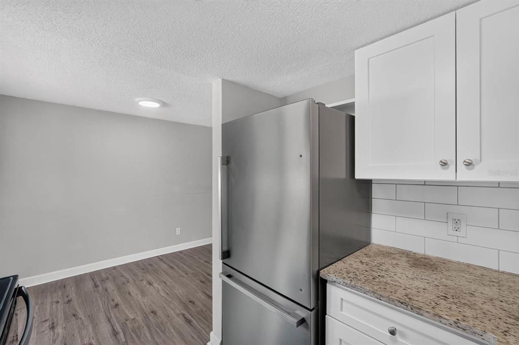 For Sale: $124,900 (2 beds, 1 baths, 960 Square Feet)