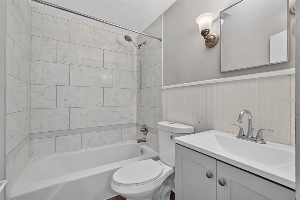 For Sale: $124,900 (2 beds, 1 baths, 960 Square Feet)