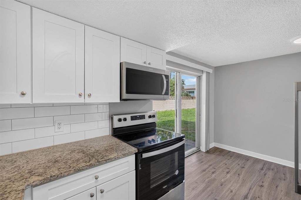 For Sale: $124,900 (2 beds, 1 baths, 960 Square Feet)