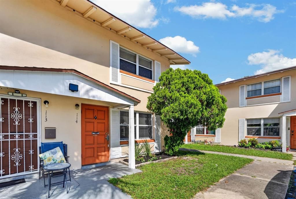 For Sale: $124,900 (2 beds, 1 baths, 960 Square Feet)