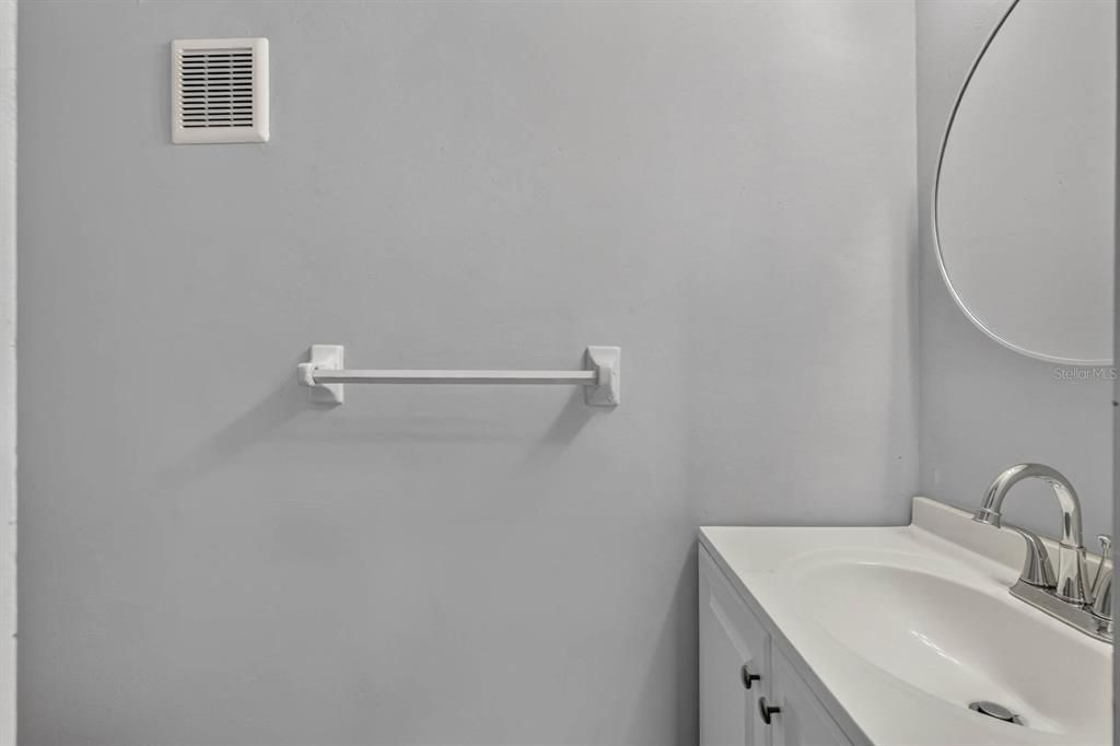 For Sale: $124,900 (2 beds, 1 baths, 960 Square Feet)