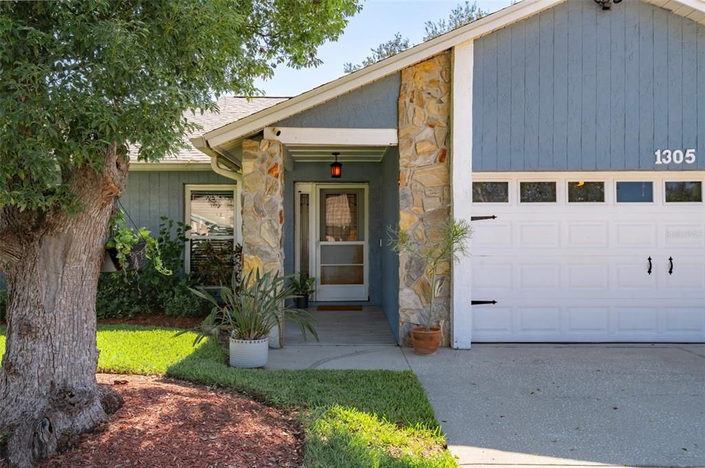 For Sale: $420,000 (4 beds, 2 baths, 1702 Square Feet)