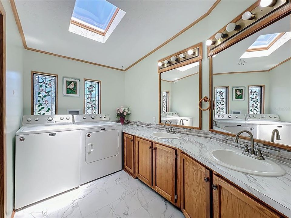 For Sale: $175,000 (2 beds, 2 baths, 1378 Square Feet)