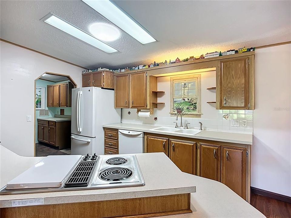 For Sale: $175,000 (2 beds, 2 baths, 1378 Square Feet)