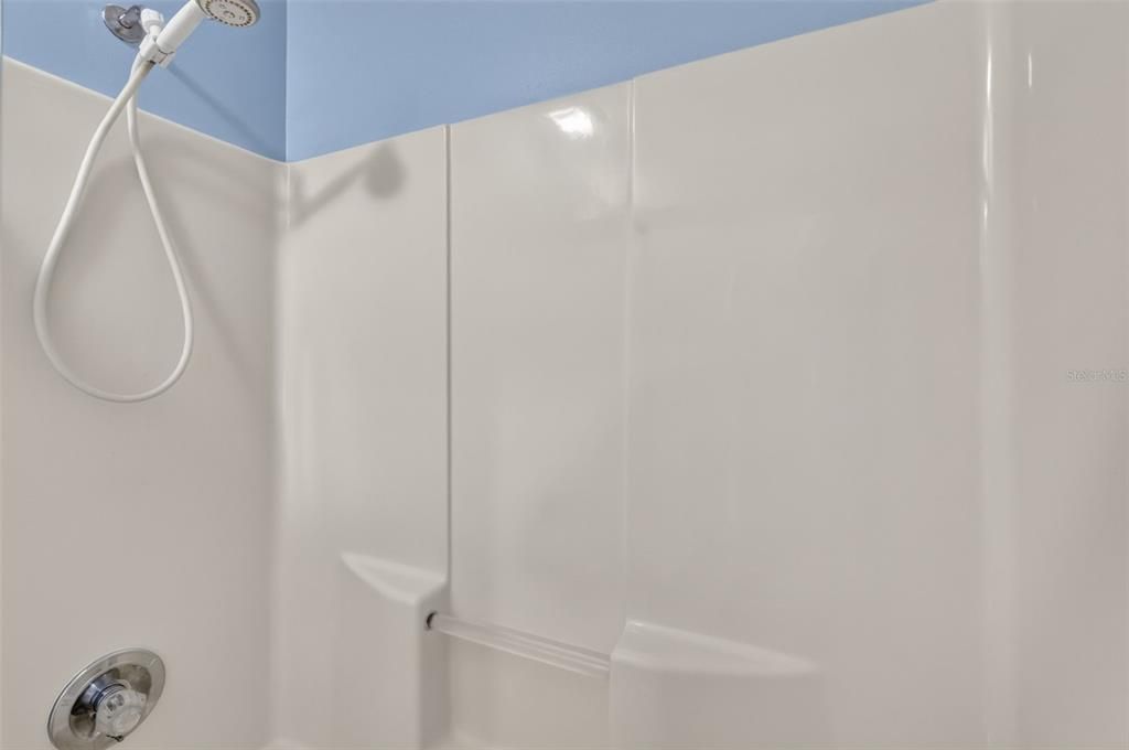 For Sale: $245,000 (2 beds, 2 baths, 1121 Square Feet)