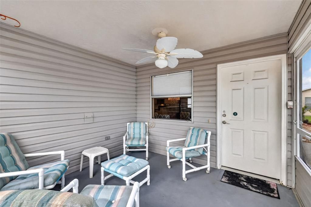 For Sale: $245,000 (2 beds, 2 baths, 1121 Square Feet)