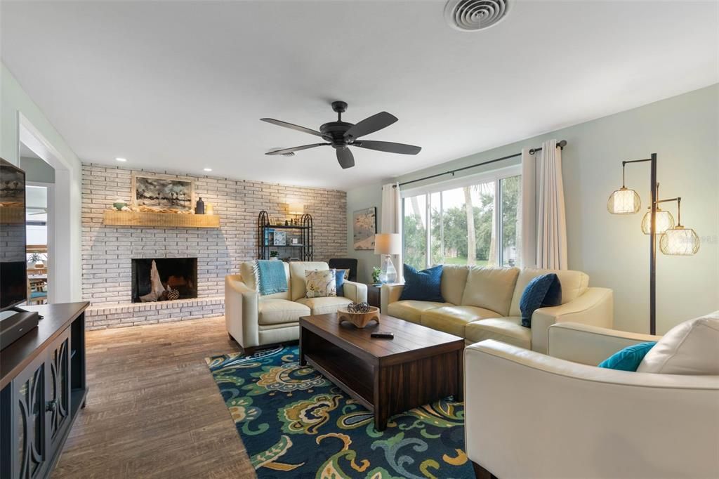 For Sale: $699,000 (4 beds, 2 baths, 2972 Square Feet)