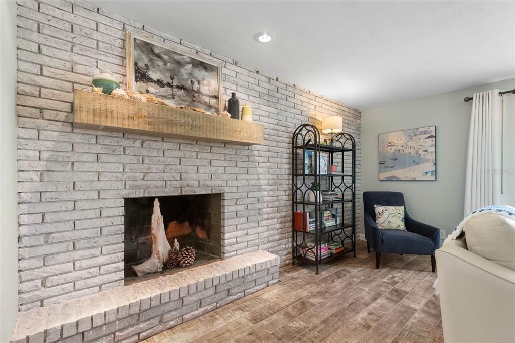 For Sale: $699,000 (4 beds, 2 baths, 2972 Square Feet)