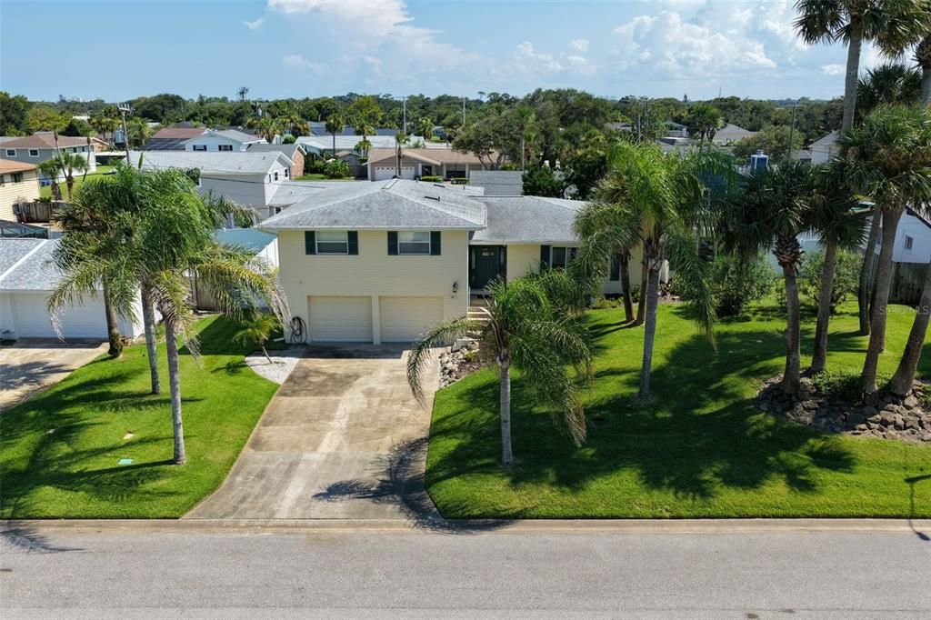 For Sale: $699,000 (4 beds, 2 baths, 2972 Square Feet)