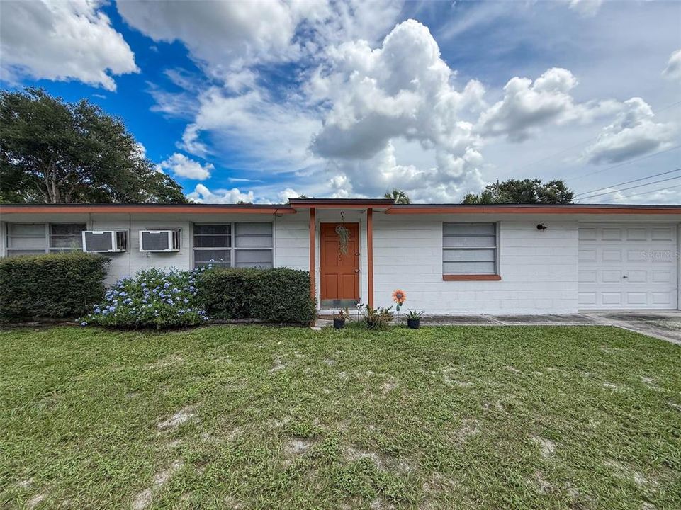 For Sale: $299,900 (0 beds, 0 baths, 1600 Square Feet)