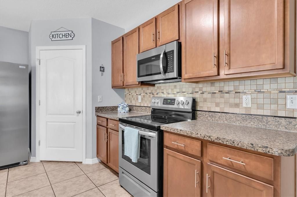 En Venta: $335,000 (4 camas, 2 baños, 1846 Pies cuadrados)