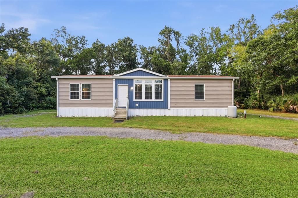 For Sale: $450,000 (3 beds, 2 baths, 1456 Square Feet)