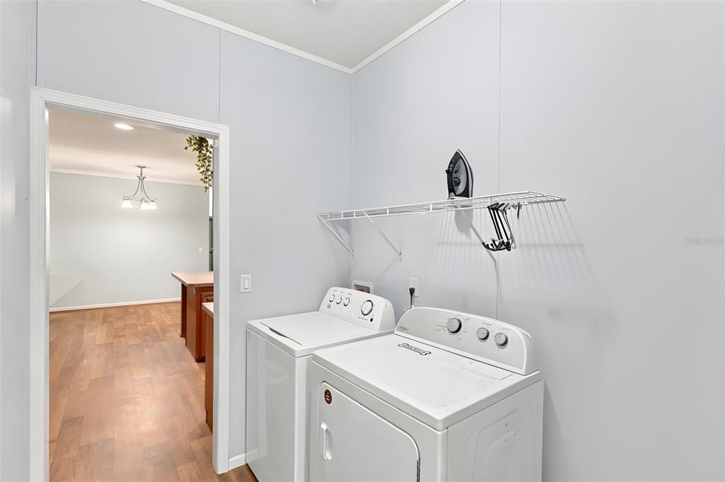 For Sale: $450,000 (3 beds, 2 baths, 1456 Square Feet)
