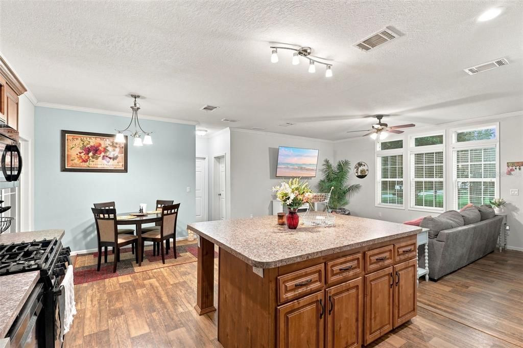 For Sale: $450,000 (3 beds, 2 baths, 1456 Square Feet)