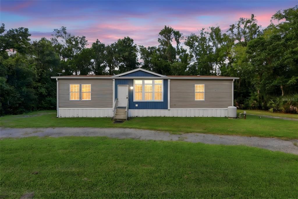 For Sale: $450,000 (3 beds, 2 baths, 1456 Square Feet)