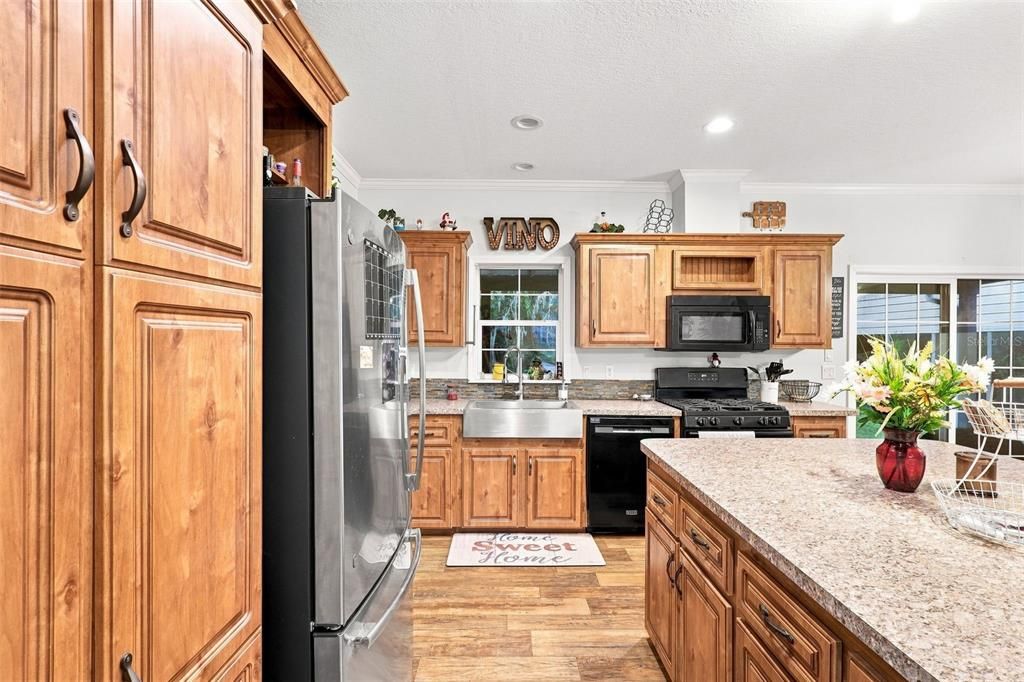 For Sale: $450,000 (3 beds, 2 baths, 1456 Square Feet)