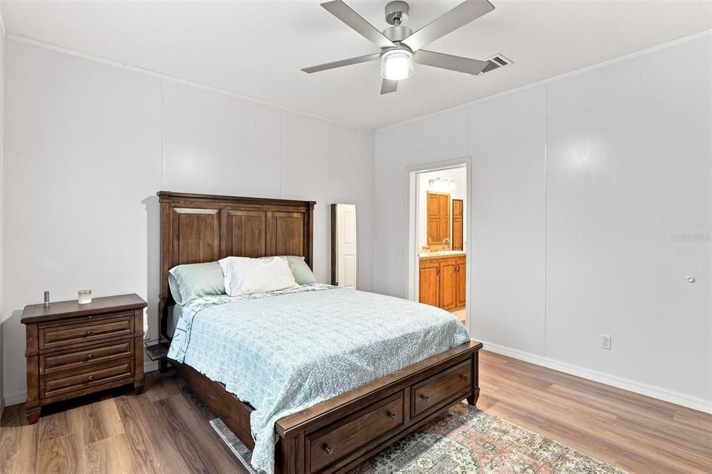 For Sale: $450,000 (3 beds, 2 baths, 1456 Square Feet)