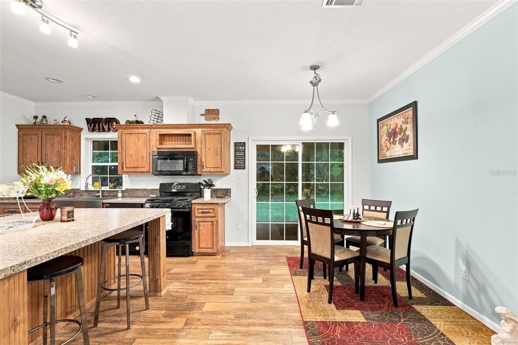 For Sale: $450,000 (3 beds, 2 baths, 1456 Square Feet)