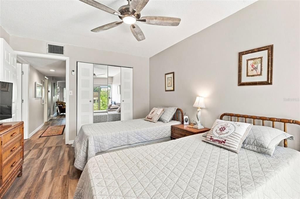En Venta: $179,900 (2 camas, 2 baños, 1270 Pies cuadrados)