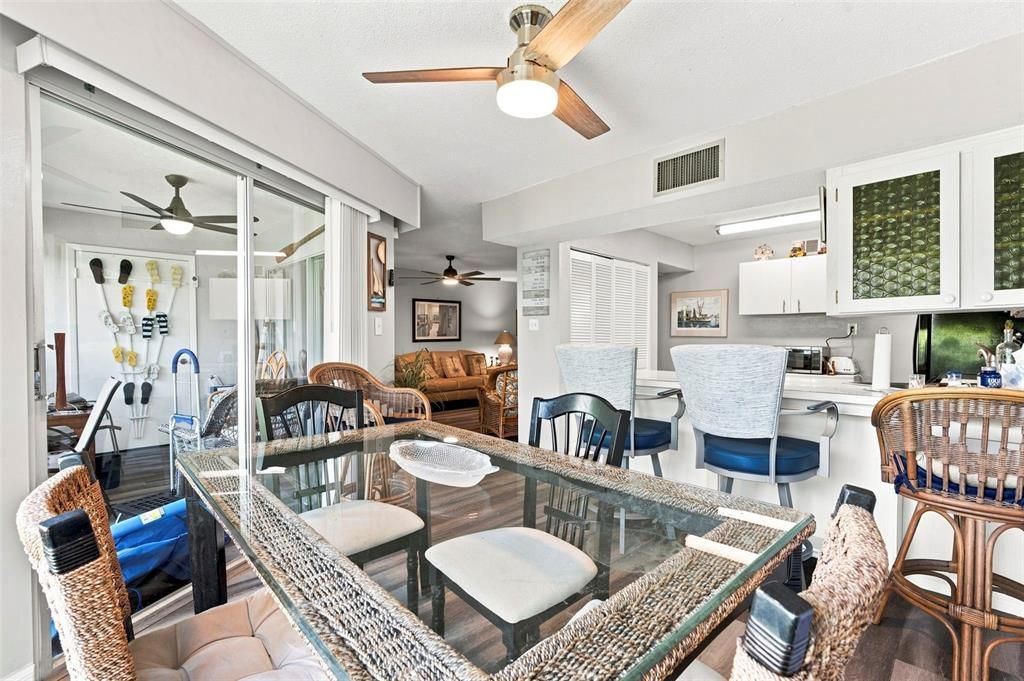 En Venta: $179,900 (2 camas, 2 baños, 1270 Pies cuadrados)